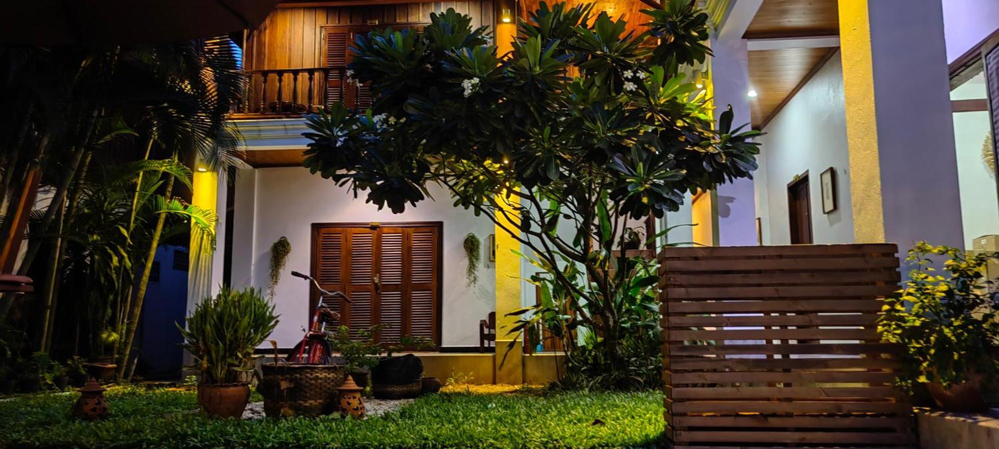 Wisdom Mystery Hotel Λουάνγκ Πραμπάνγκ Εξωτερικό φωτογραφία